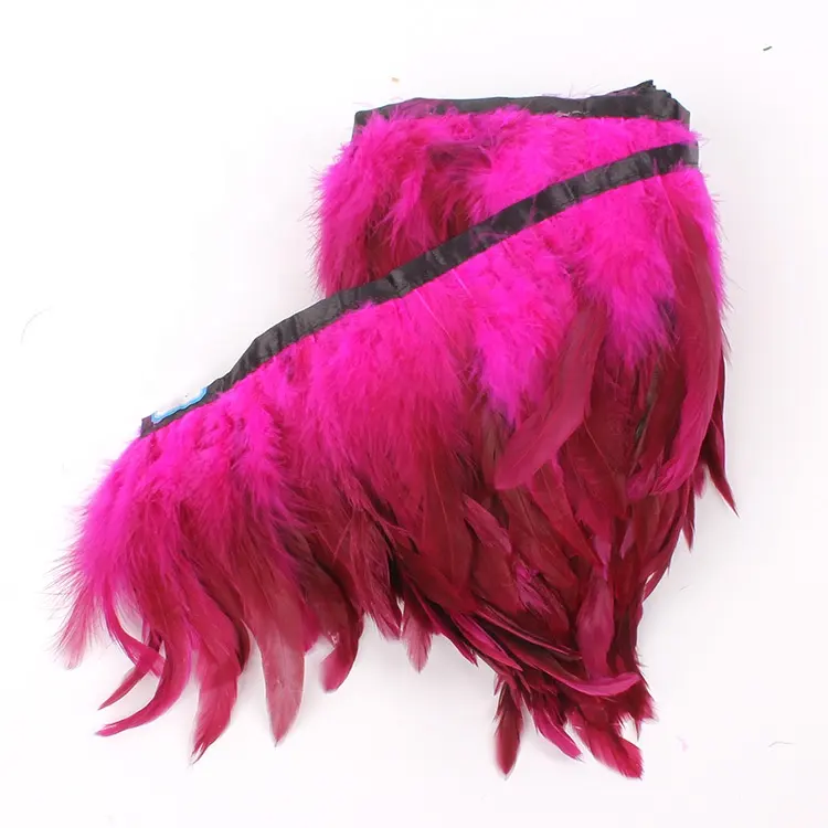 Venta al por mayor colorido teñido natural rojo Gallo coque schlappen pluma flecos ajuste para disfraces de Carnaval