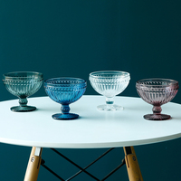 Decoratieve gekleurde glazen schaal met voet, 374ml, vintage reliëf, dessertbeker, fruitschaal, serveerschaal voor feesttafel centerpiece
