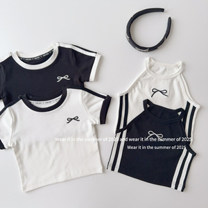 T-shirt Estiva da Bambina 2026 Nera <span class=keywords><strong>Bianca</strong></span> con Stampa Fiocchi e Strisce Laterali a Maniche Corte 2-8 Anni - Product Image 4