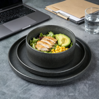 Service de vaisselle en grès réactif noir premium EKA, ensemble de bols et assiettes côtelés en relief, vaisselle de restaurant commerciale