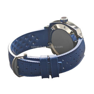 Orologio Subacqueo di Lusso con Movimento Svizzero Sellita Cassa in Acciaio Inossidabile Indici Luminosi Cinturino da 20mm in Gomma e Pelle per Uomo d'Affari - Product Image 6