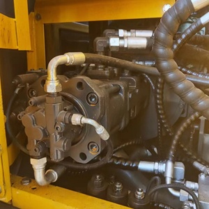 Excavadora Usada Volvo EC140DL Modelo 2020 de 14 Toneladas, Amarilla y Negra, con Sistema de Orugas, Caja de Cambios, Motor y PLC - Product Image 2