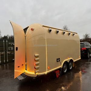 Camion de restauration haut de gamme de couleur beige, entièrement équipé, et petites remorques de café et de restauration. - Product Image 4