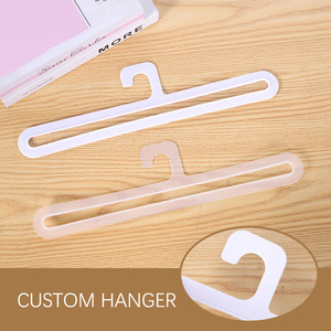 中国制造衣柜用透明塑料矩形围巾和带挂钩的毛巾展示架 - Product Image 2