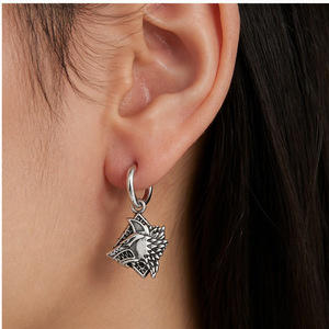 Yunnique Pendientes geométricos de acero inoxidable con forma de animal para hombre, regalo, joyería, accesorio de moda - Product Image 2