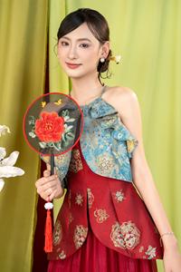 Tenue de festival en brocart vietnamien de qualité supérieure, inspirée des motifs de phénix, avec une silhouette élégante à plusieurs couches KPP37 - Product Image 2