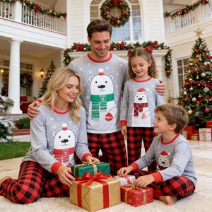 Conjunto de pijamas navideños a juego para la familia con estampado de oso <span class=keywords><strong>polar</strong></span> y cuadros de búfalo, camiseta de manga larga y pantalones para Nochebuena - Product Image 1