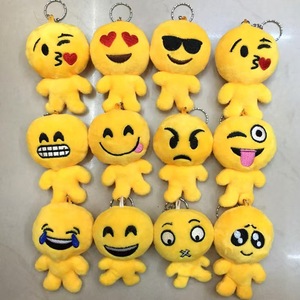 Llavero de peluche Eeme Pack de 4 pulgadas, muñeco de peluche con cara divertida amarilla, stock de fábrica Global Source, proveedor directo, precio económico, venta al por mayor - Product Image 4