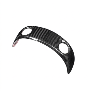 Cubierta Decorativa para el Panel del Puerto USB Trasero del Ioniq 5 2022-2025 (Carbono Seco), Kit Interior (No Compatible con el Modelo N) - Product Image 1