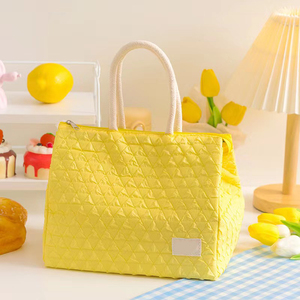 Soft Quilted Eco Friendly Lunch Box Easy Carry Waterproof Portable Food Delivery Insulated Thermal Lunch Cooler Bag with Logo