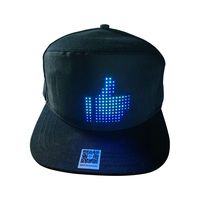Gorra LED Programable Controlada por Aplicación con Varios Diseños y Mensajes Luminosos Intermitentes