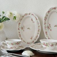 Vaisselle en céramique Alice Rose bleu et blanc, style français, luxe léger, rétro, comprenant bols, assiettes, tasses à café, soucoupes, assiettes à dessert, assiettes à salade et plats creux