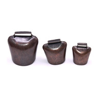 Mucca cavallo pecora pascolo campana di rame piccola campana di ottone bovini capra fattoria forte campana di bronzo
