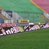 Panneau d'affichage à LED de périmètre de stade à économie d'énergie P4 P5 P6.67 P8 P10 960X960mm écran LED extérieur de panneau d'affichage à LED