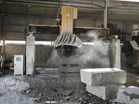 Machine de découpe de pierre CNC robuste à portique, pour blocs de granit et de marbre, machine automatique de découpe de dalles de pierre