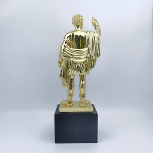 Commercio all'ingrosso della fabbrica Septimius oro lucido incisione figurina in metallo artigianato arte souvenir trofei per la coppa dell'Europa occidentale - Product Image 3