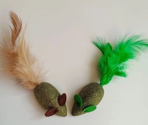 असली पंख मोलर दांत साफ करने वाले माउस आकार बिल्ली स्वस्थ स्नैक कैनिप बिल्ली खिलौना - Product Image 3