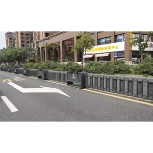 交通安全ガードレール公園の庭の一時的な都市コンクリート金属道路フェンスの障壁を開発する