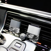 Offre Spéciale de luxe Mini voiture désodorisant en métal évent Clip longue durée liquide parfum diffuseur vide bouteille de parfum