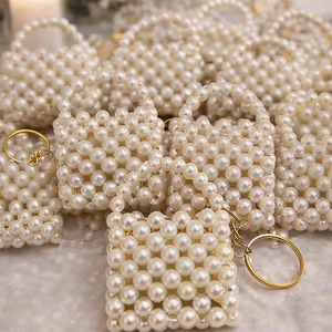 Bomboniere Personalizzate per Matrimonio, Regali per Ospiti, Bomboniere Personalizzate per Addio al Nubilato, Bomboniere Nuziali, Portachiavi con Mini Perle Artificiali in Sacchetto - Product Image 3