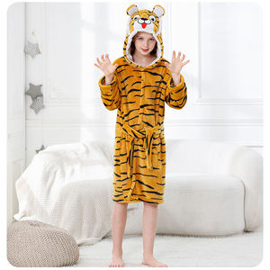 Robes en flanelle chaudes pour petites filles Robe en tricot <span class=keywords><strong>Peignoir</strong></span> en polyester Robe <span class=keywords><strong>de</strong></span> chambre pour enfants - Product Image 2