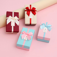 Noeud papillon de luxe petite boîte postale cadeau en gros boîtes cadeaux en papier carton avec finition de stratification mate pour rouge à lèvres