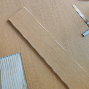 Muestras Gratis de Suelo Híbrido de Plástico SPC para Interiores, Ecológico, Resistente al Desgaste, con Patrón de Roble, Reducción de Ruido IXPE, 8mm - Product Image 2