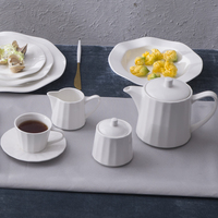 Ensembles d'assiettes de vaisselle d'hôtel en porcelaine vaisselle lavable au lave-vaisselle vaisselle de restaurant assiettes en céramique élégantes pour une cuisine raffinée