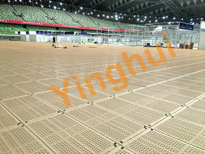 Carreaux de sol de sport portables en plastique 6.55kg PP pour terrains de volley-ball extérieurs Concerts Planchers de protection en herbe - Product Image 3