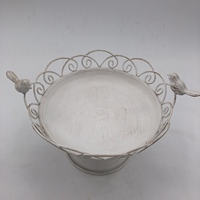 Plateau sur piétement en métal blanc vieilli avec figurine d'oiseau, bordure en dentelle ornée, style campagnard, pour bijoux décoratifs, salon et salle de bain