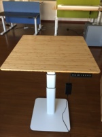 Une jambe café bar table ordinateur portable utiliser petit bureau réglable carré petit bureau debout roulant bureau mobile poste de travail avec roues