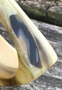 Brazaletes de Resina de Diseño para Mujer con Forma Elegante, Patrones Vibrantes, Material Duradero y Uso Cómodo - Product Image 2