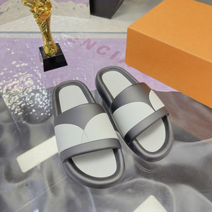 2025 Trending Luxury Designer Home <b>Slippers</b> Unisex High Quality Casual Sandals Wholesale Fashionable Luxury Home <b>Slippers</b> - Product Image 4