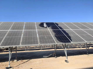 Robot de nettoyage de <span class=keywords><strong>panneaux</strong></span> solaires autopropulsé tout-terrain sans eau, à balayage à sec, avec une capacité de 30/h et une autonomie de 4 heures - Product Image 6