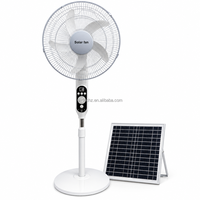 Güneş Enerjili Ayaklı Vantilatör Büyük Kapasiteli Pil Destekli 16 18 İnç 400 450mm Standlı Vantilatör, Ev Oturma Odası Soğutması için Led Işıklı
