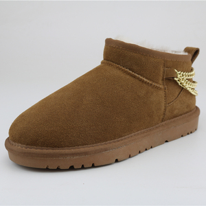 Mesdames court mini en peau de mouton bottes avec la chaîne retour - Product Image 3