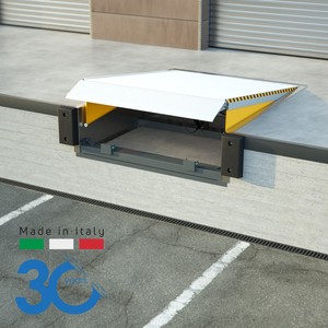 Aluminum Electrohydraulic Dock Leveler Hinged Lip Integrated Boxframe for HACCP Clean <b>Environments</b> - Product Image 1