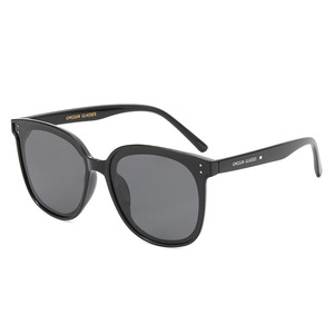 แว่นกันแดด Gmsun กรอบสีดำ เลนส์ TAC ป้องกันรังสียูวี 400 สไตล์ยูนิเซ็กส์ - Product Image 2