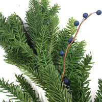 Guirlande de pin artificielle en plastique pour décoration extérieure, vente en gros