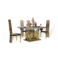 Ensemble de table à manger en marbre de luxe Linlamlim avec structure en acier inoxydable doré, table de salle à manger avec coquillages et chaises à dossier haut