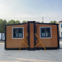 Maison conteneur préfabriquée de haute qualité de 40 pieds en panneaux sandwich extensibles, design moderne, unité modulaire prête à l'emploi pour usage hospitalier
