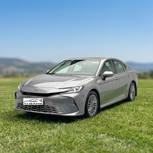 Véhicule d'occasion Toyota Camry 2025 Classique Fabriqué en Chine, Prix Abordable, Moteur 2.0L VVT-i, Sièges en Cuir, Idéal pour les Trajets Familiaux - Product Image 1