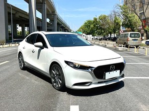 Mazda 3 Axela 2.0L Premium Auto Sedan Usata Scontata 2023 - Berlina Familiare Elegante a Basso Costo per l'Esportazione - Product Image 1