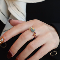 Naturstein-Einlage Kupfer 18k Zeigefingerring Traditioneller Chinesischer Stil Handgefertigter Perlenbesetzter Elastischer Damenschmuck Großhandel