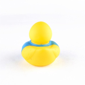 Jouet de bain en vinyle PVC écologique bleu fleur <span class=keywords><strong>canard</strong></span> poupée flottante pour enfants en plastique canards en caoutchouc pistolet à eau de style vacances - Product Image 5
