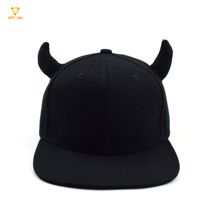2025 personalizado Unisex al aire libre Snapback baloncesto equipo de fútbol gorras orejas moda Jersey polar con hoja Tropical - Product Image 1