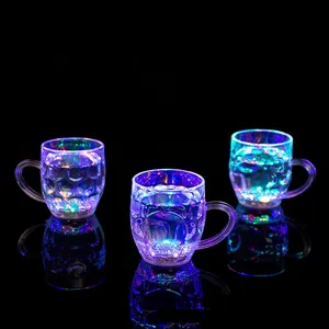 Hstyle Grande chope à bière Tasses lumineuses LED Flash Light Up Verres à boire Night Club Party Drink Tumblers Multicolor LED Tumblers