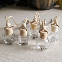 Kare Cam Parfüm Sprey Şişesi, Serigrafi Baskılı Ambalaj, 5ml-100ml Kapasiteli, Özel Kapaklı, Ahşap Tıpalı, Özel Logolu