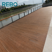 Plancher de terrasse en composite de bambou d'extérieur, style populaire, installation facile, antidérapant et imperméable pour parcs