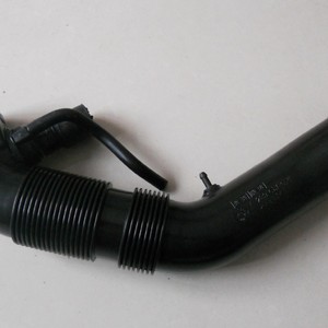 ท่อไอดีของเมอร์เซเดส-เบนซ์ 2045280982 ยาง 450 มม. พร้อมแคลมป์สำหรับเปลี่ยน - Product Image 2